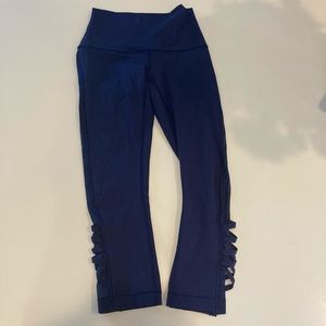 Lululemon navy cropped leggings